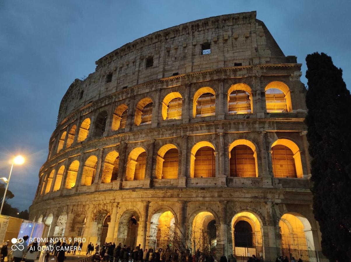 Luminoso Appartamento In Centro Storico Rome Luaran gambar